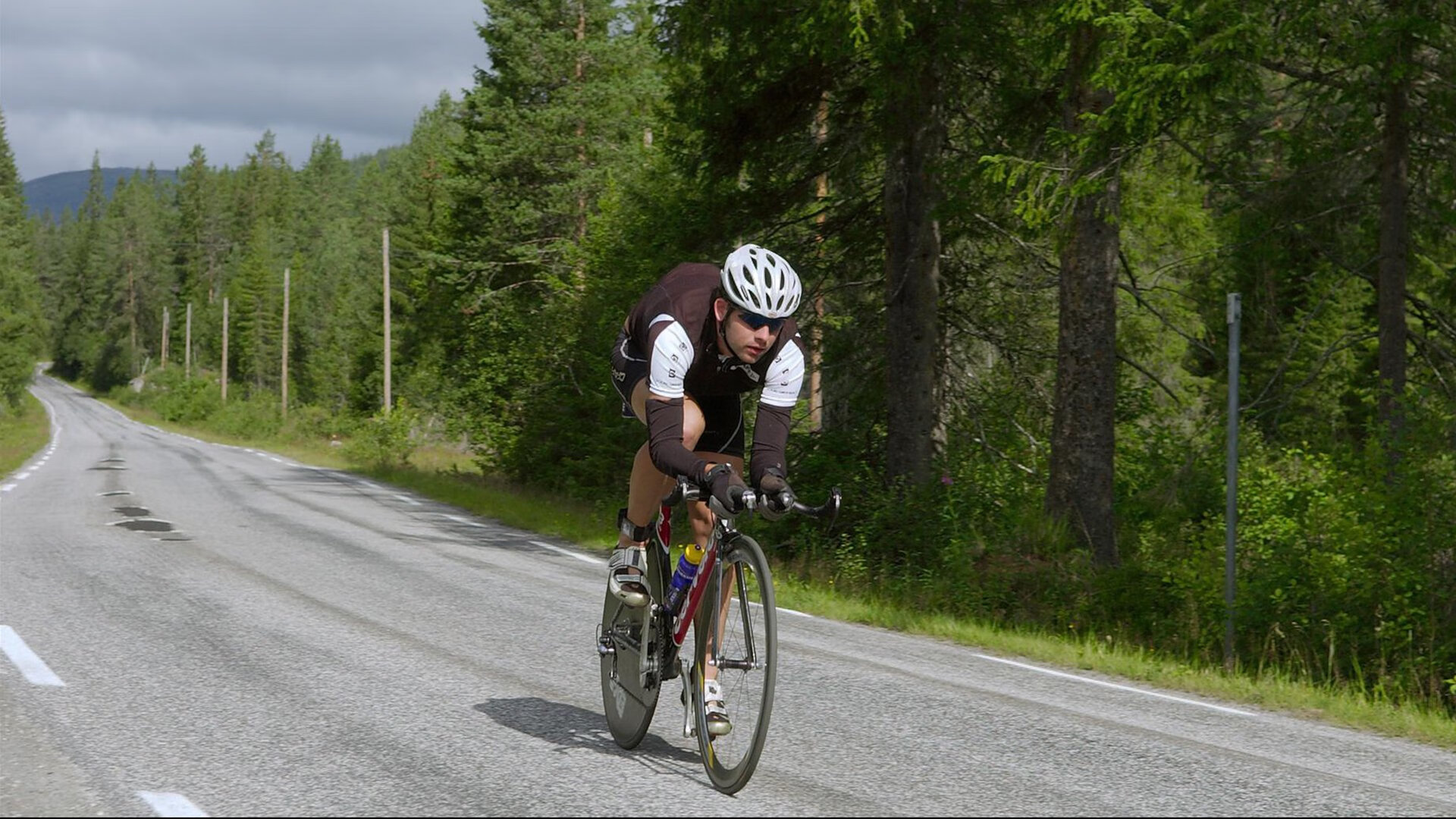 篮球赛场焦点!葡萄牙队对阵意大利队,关键一战,双方鏖战至最后一刻